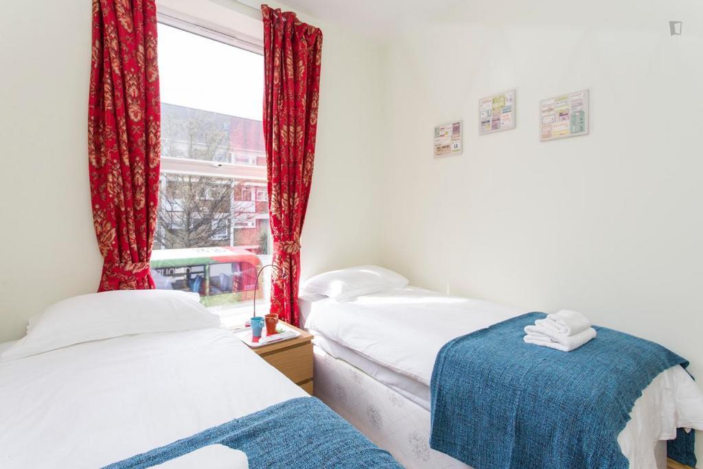 406 Harrow Hotel Лондон Екстериор снимка